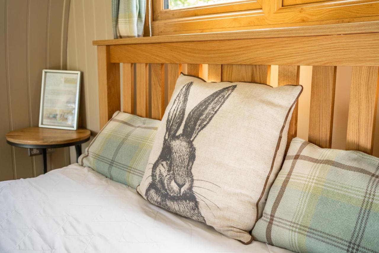 Glamping At South Lytchett Manor Hotel พูล ภายนอก รูปภาพ