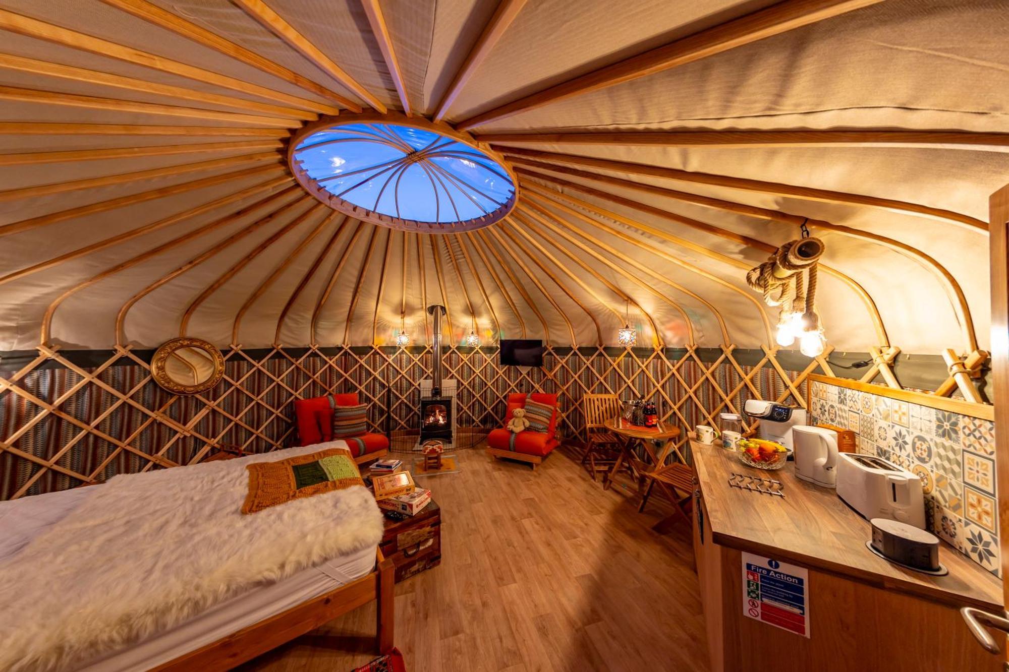 Glamping At South Lytchett Manor Hotel พูล ภายนอก รูปภาพ