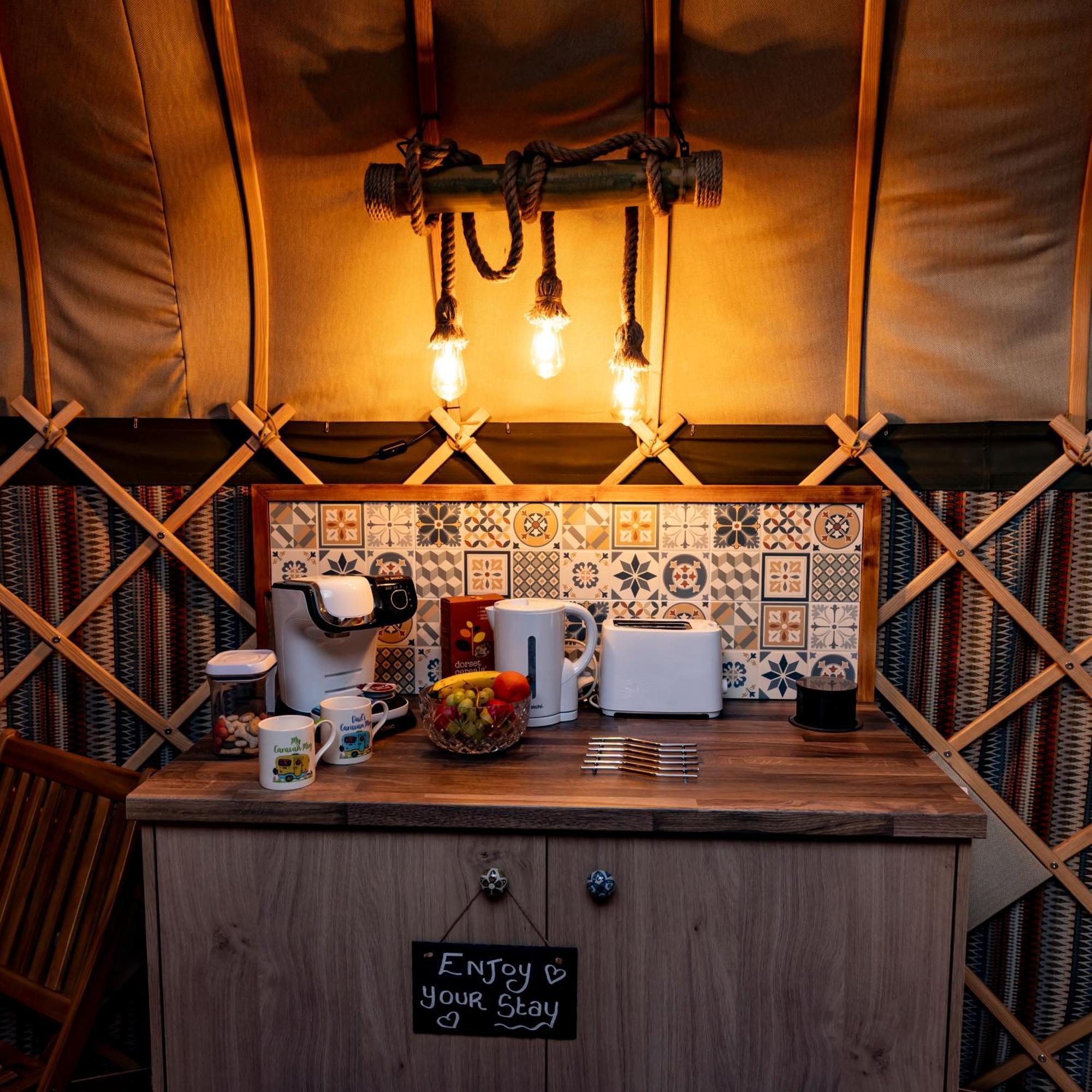 Glamping At South Lytchett Manor Hotel พูล ภายนอก รูปภาพ